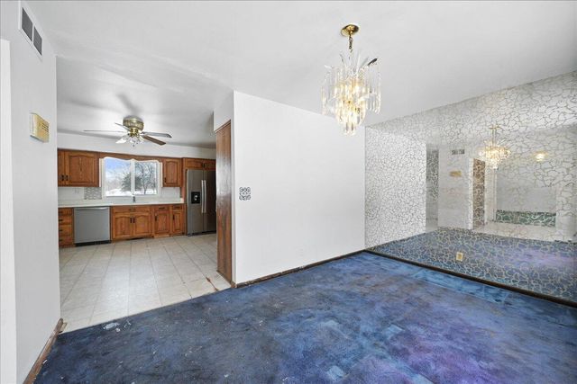 285 N 600 W, Valparaiso, IN 46385