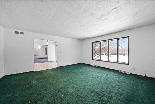 285 N 600 W, Valparaiso, IN 46385