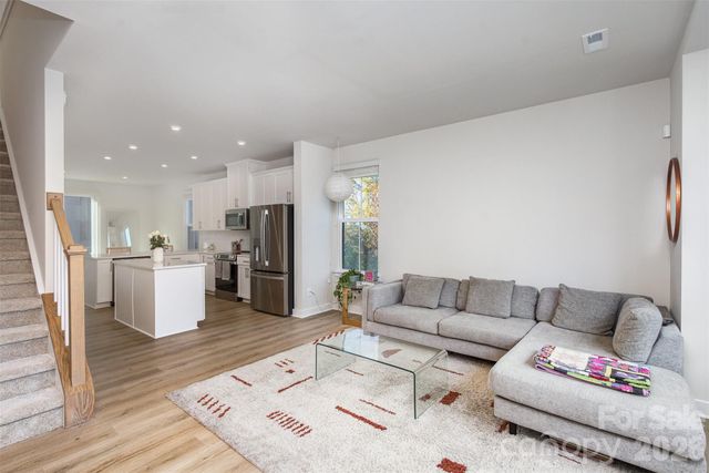 144 Millsbee Lane, Charlotte, NC 28205