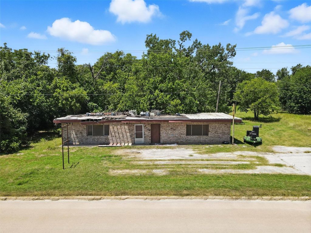 2003 Tx-101, Bridgeport, TX 76431