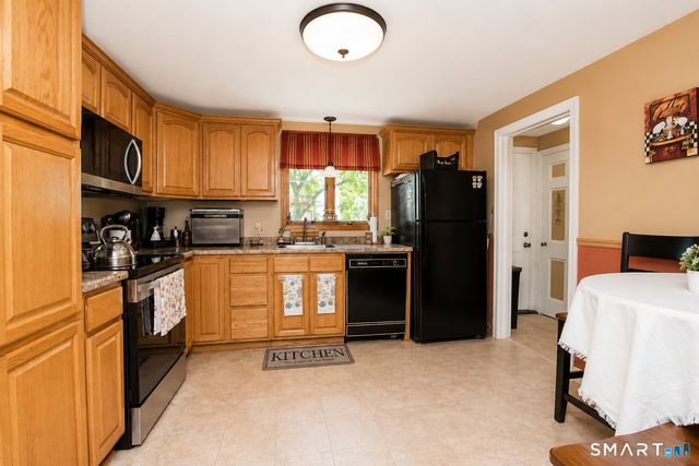 242 Victoria Road, Hartford, CT 06114