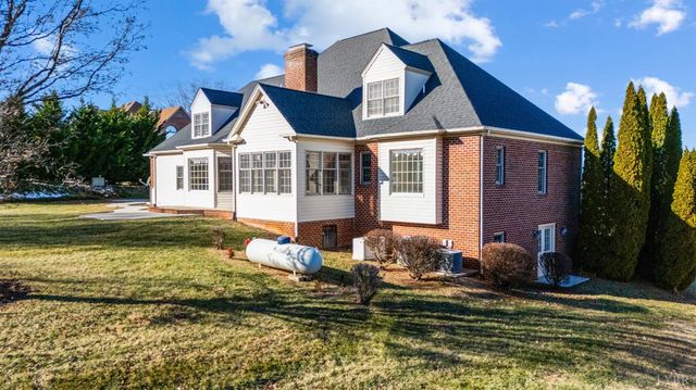 1344 Shasta Lane, Forest, VA 24551