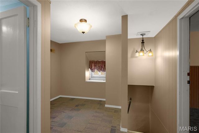 8625 S Grand Avenue, St Louis, MO 63125