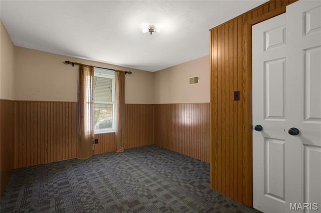 8625 S Grand Avenue, St Louis, MO 63125