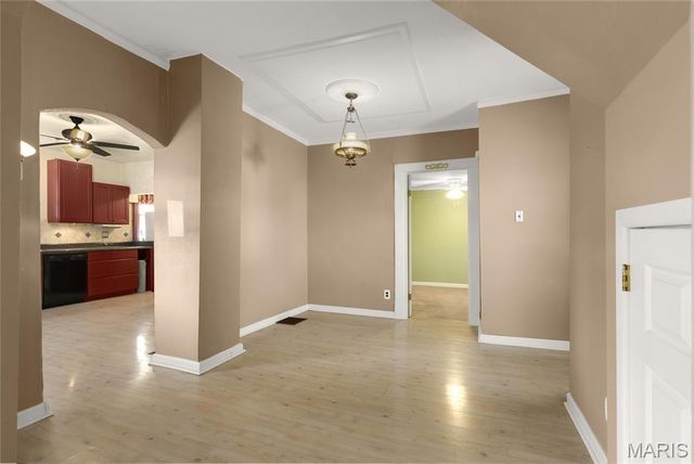 8625 S Grand Avenue, St Louis, MO 63125