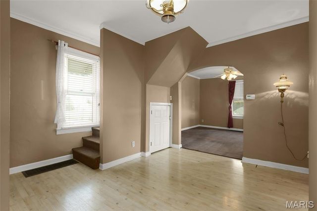 8625 S Grand Avenue, St Louis, MO 63125