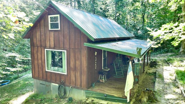 4261 Lake Rd, Woodlawn, TN 37191