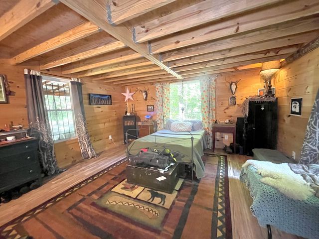 4261 Lake Rd, Woodlawn, TN 37191