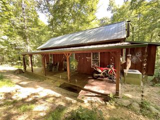4261 Lake Rd, Woodlawn, TN 37191