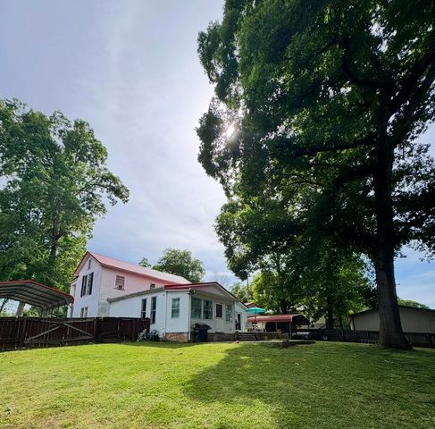 736 E Lakeshore Drive, Burnside, KY 42519