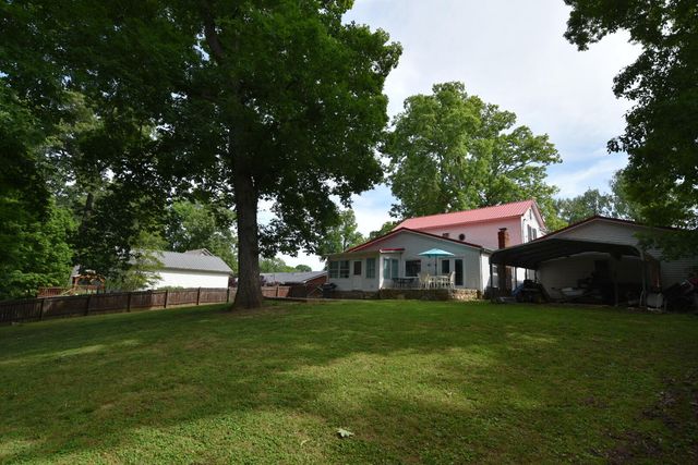 736 E Lakeshore Drive, Burnside, KY 42519