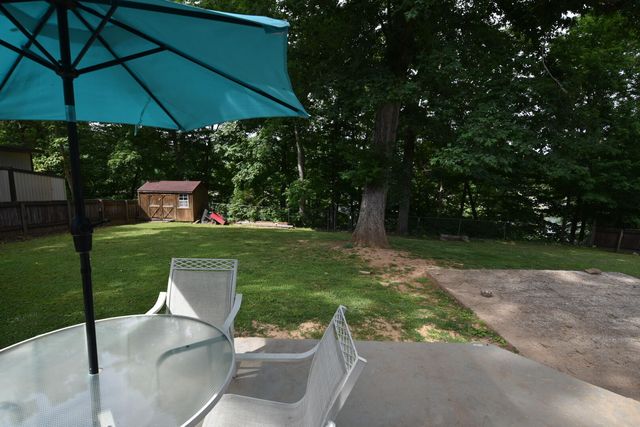 736 E Lakeshore Drive, Burnside, KY 42519