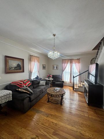 736 E Lakeshore Drive, Burnside, KY 42519