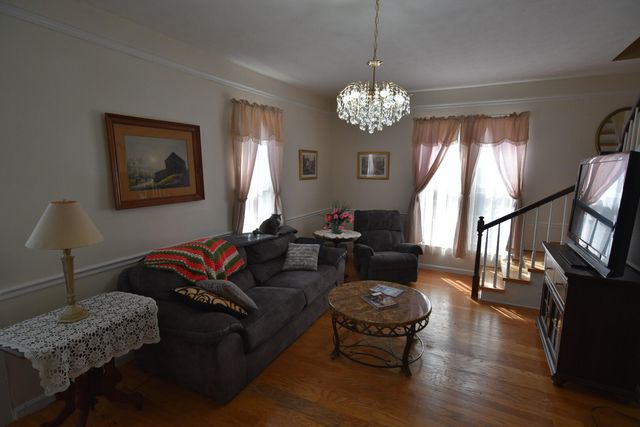 736 E Lakeshore Drive, Burnside, KY 42519
