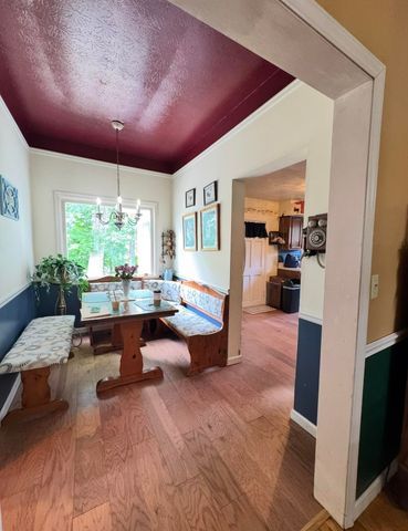 736 E Lakeshore Drive, Burnside, KY 42519