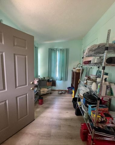 736 E Lakeshore Drive, Burnside, KY 42519