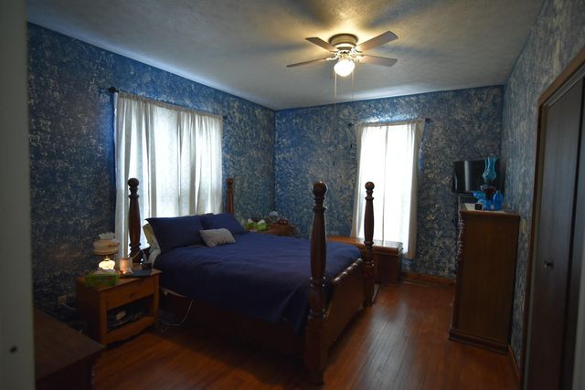 736 E Lakeshore Drive, Burnside, KY 42519