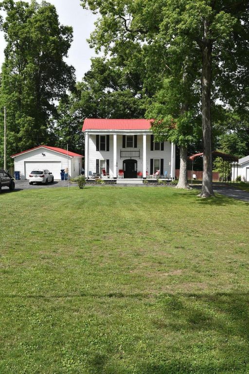736 E Lakeshore Drive, Burnside, KY 42519