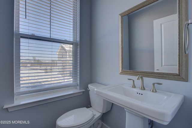 26 Mariveles Way, Tinton Falls, NJ 07724