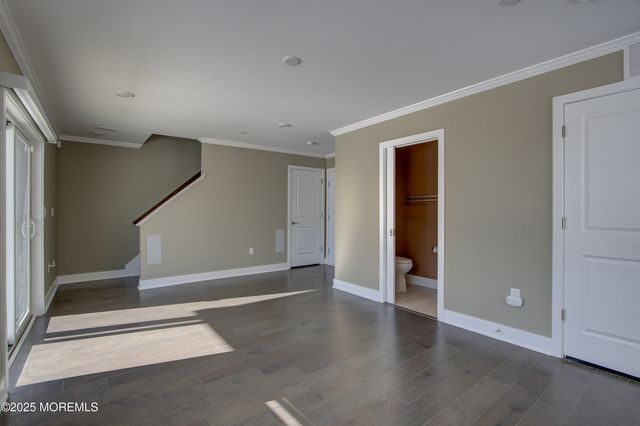 26 Mariveles Way, Tinton Falls, NJ 07724