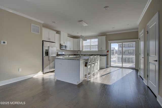 26 Mariveles Way, Tinton Falls, NJ 07724