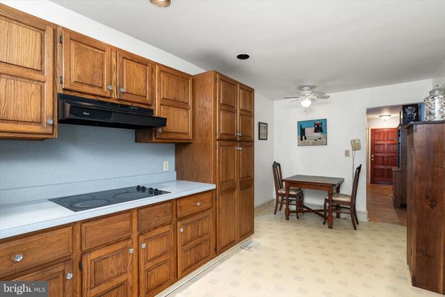 215 GREELEY ST, Hightstown, NJ 08520