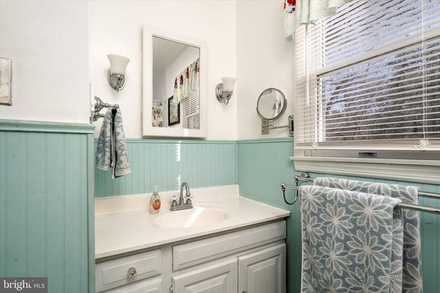 215 GREELEY ST, Hightstown, NJ 08520