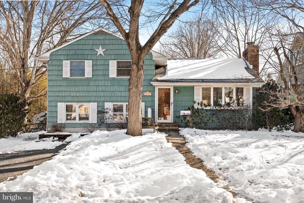 215 GREELEY ST, Hightstown, NJ 08520