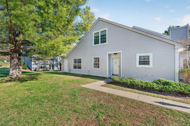 16 Juniper Lane, Pawling, NY 12564