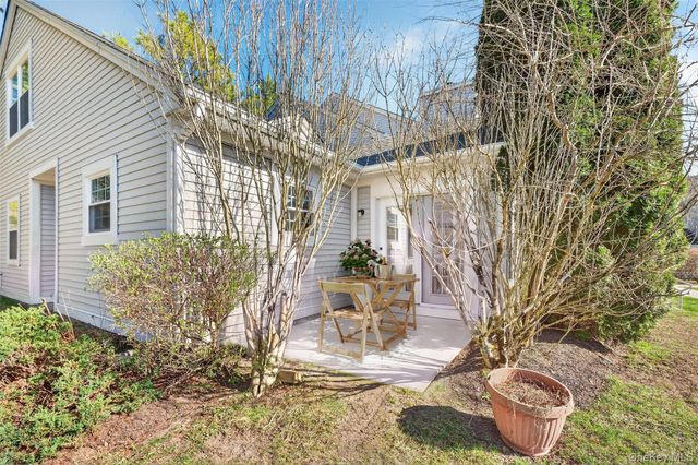 16 Juniper Lane, Pawling, NY 12564