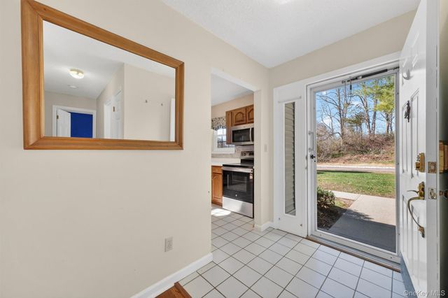 16 Juniper Lane, Pawling, NY 12564