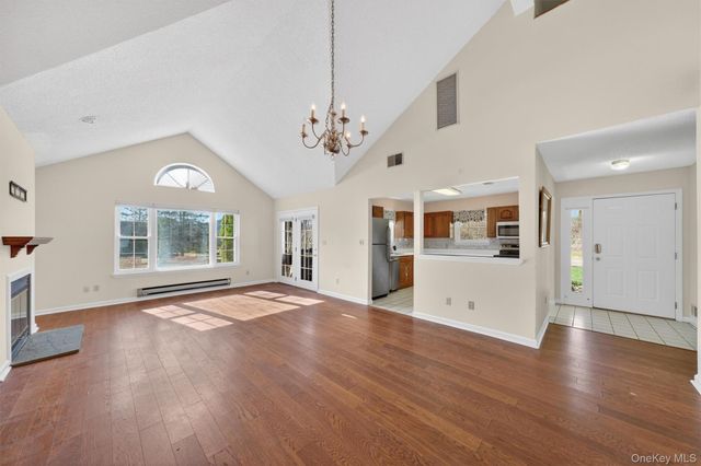 16 Juniper Lane, Pawling, NY 12564