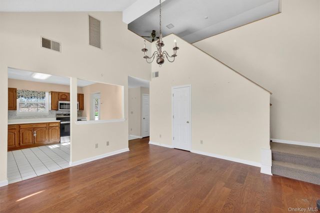 16 Juniper Lane, Pawling, NY 12564