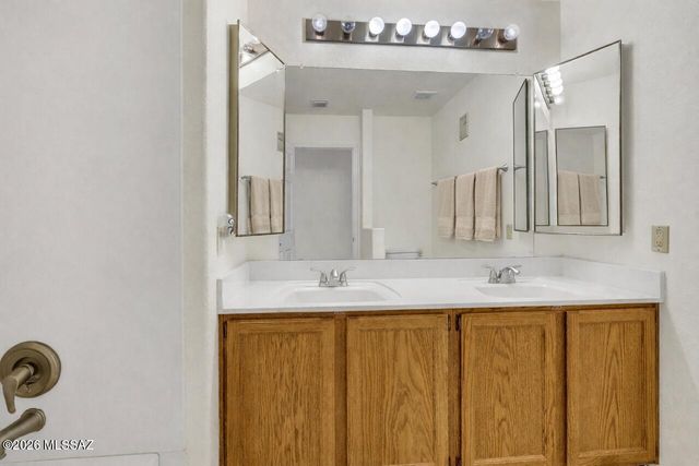 1111 W Graythorn Place, Tucson, AZ 85737