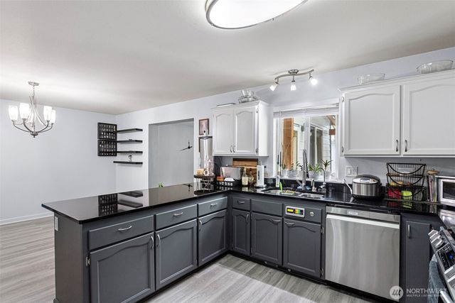 1040 NE Big Berry Loop, Oak Harbor, WA 98277