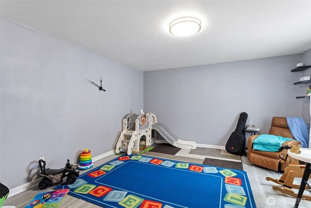 1040 NE Big Berry Loop, Oak Harbor, WA 98277