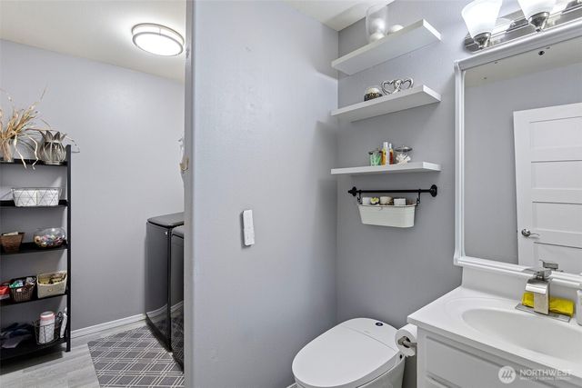 1040 NE Big Berry Loop, Oak Harbor, WA 98277