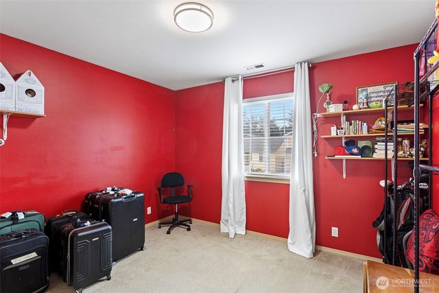 1040 NE Big Berry Loop, Oak Harbor, WA 98277