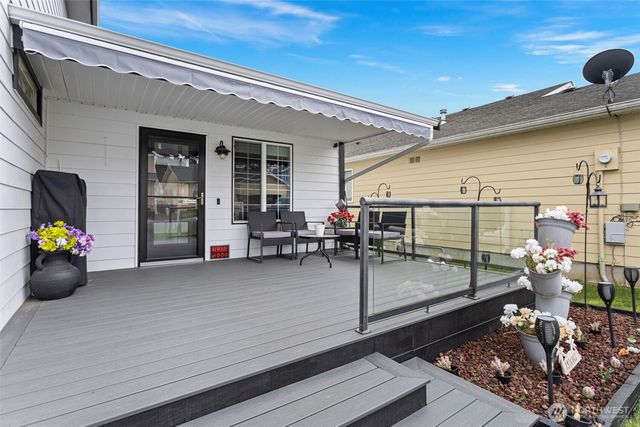 1040 NE Big Berry Loop, Oak Harbor, WA 98277