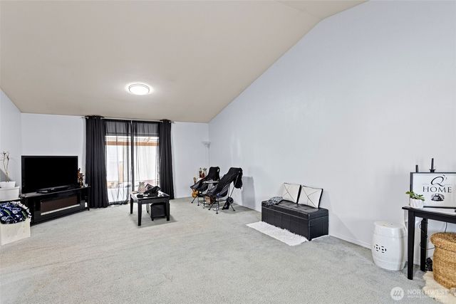 1040 NE Big Berry Loop, Oak Harbor, WA 98277