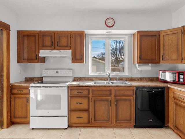 2407 Henry STREET, Sheboygan, WI 53081