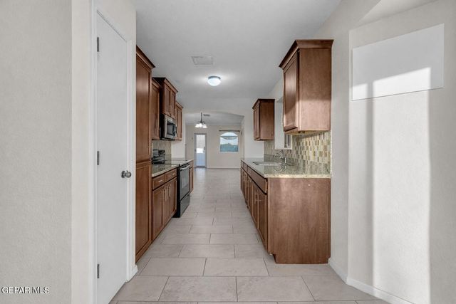 11128 IDA COLDWELL Lane, El Paso, TX 79927