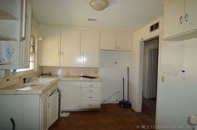 4141 E 35th Street, Tulsa, OK 74135