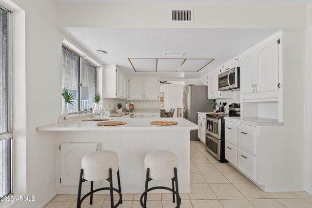 2132 N 63rd Place, Mesa, AZ 85215