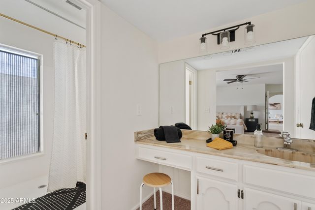 2132 N 63rd Place, Mesa, AZ 85215