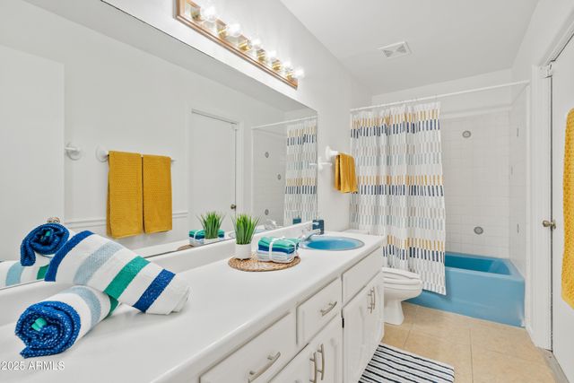 2132 N 63rd Place, Mesa, AZ 85215