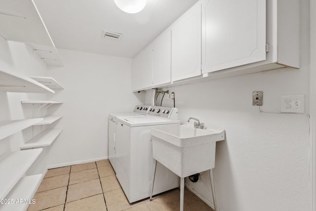 2132 N 63rd Place, Mesa, AZ 85215