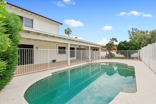 2132 N 63rd Place, Mesa, AZ 85215