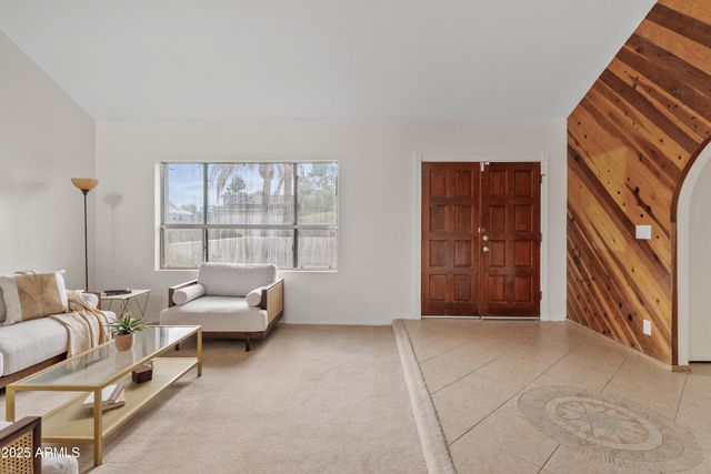 2132 N 63rd Place, Mesa, AZ 85215