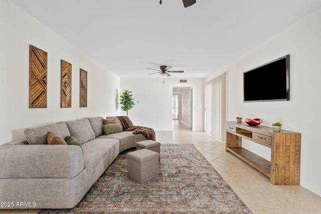 2132 N 63rd Place, Mesa, AZ 85215